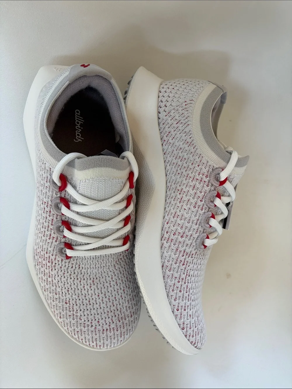 allbirds tree Dasher, men’s size 9 White Knit / Red Accents, new condition
